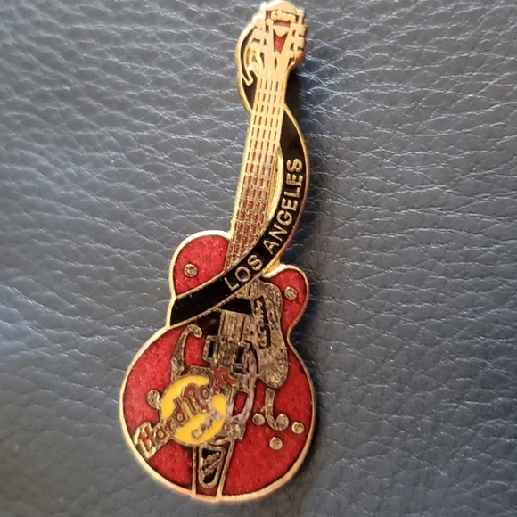 6 piece set of Hard Rock Cafe Guitar pins/Excell - Picture 5 of 7